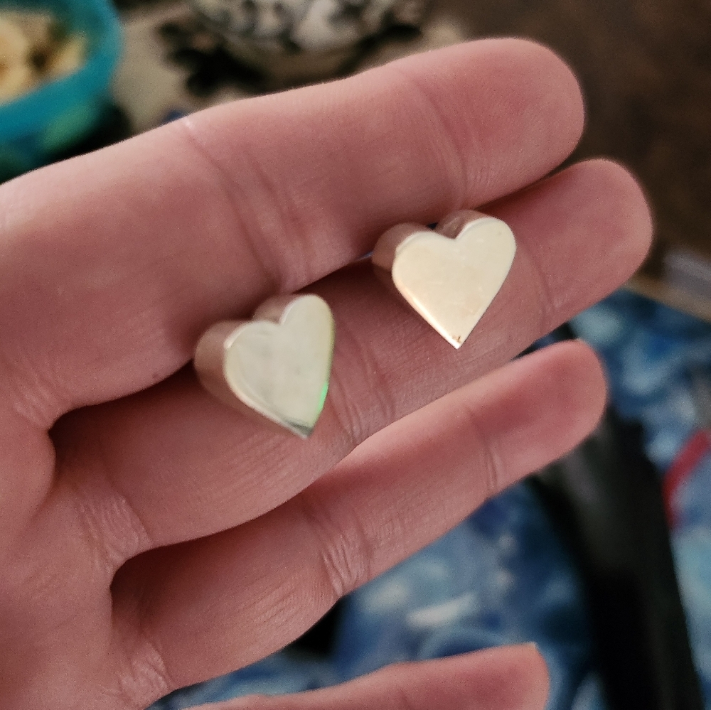 925 sterling silver heart stud earrings